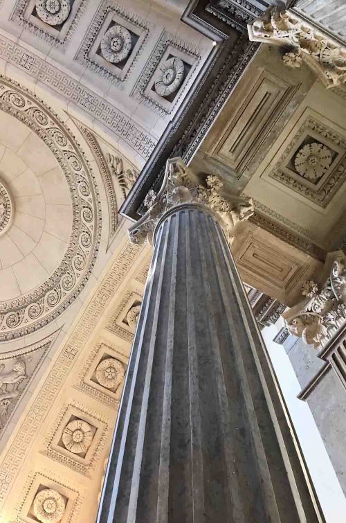 Intérieur du palais de justice de de Lyon