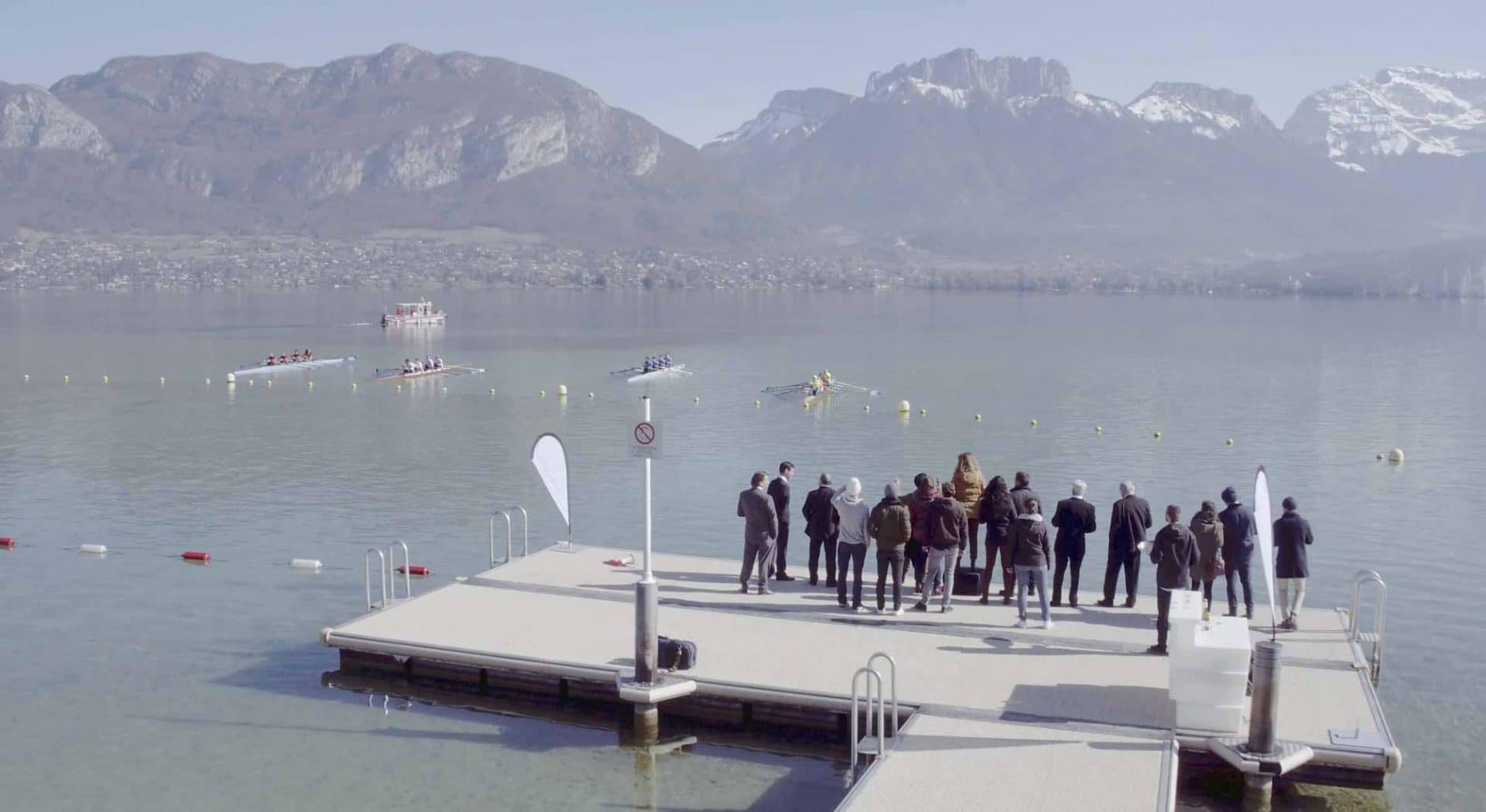 Vidéo aérienne de la série cassande au lac d'annecy