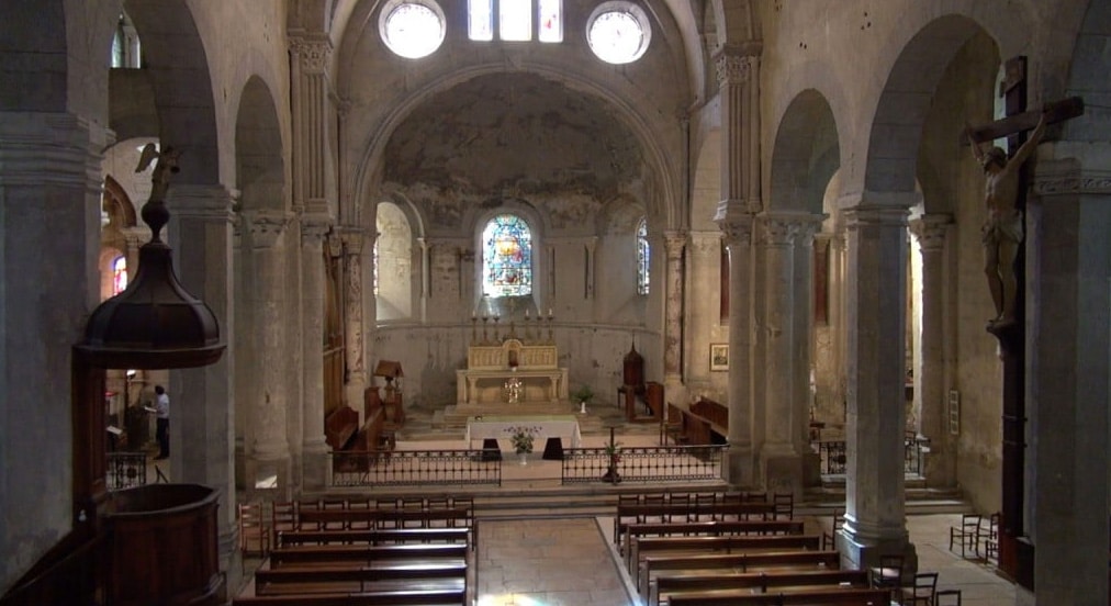 Cathédrale pour fiction et série drone en Rhône Alpes