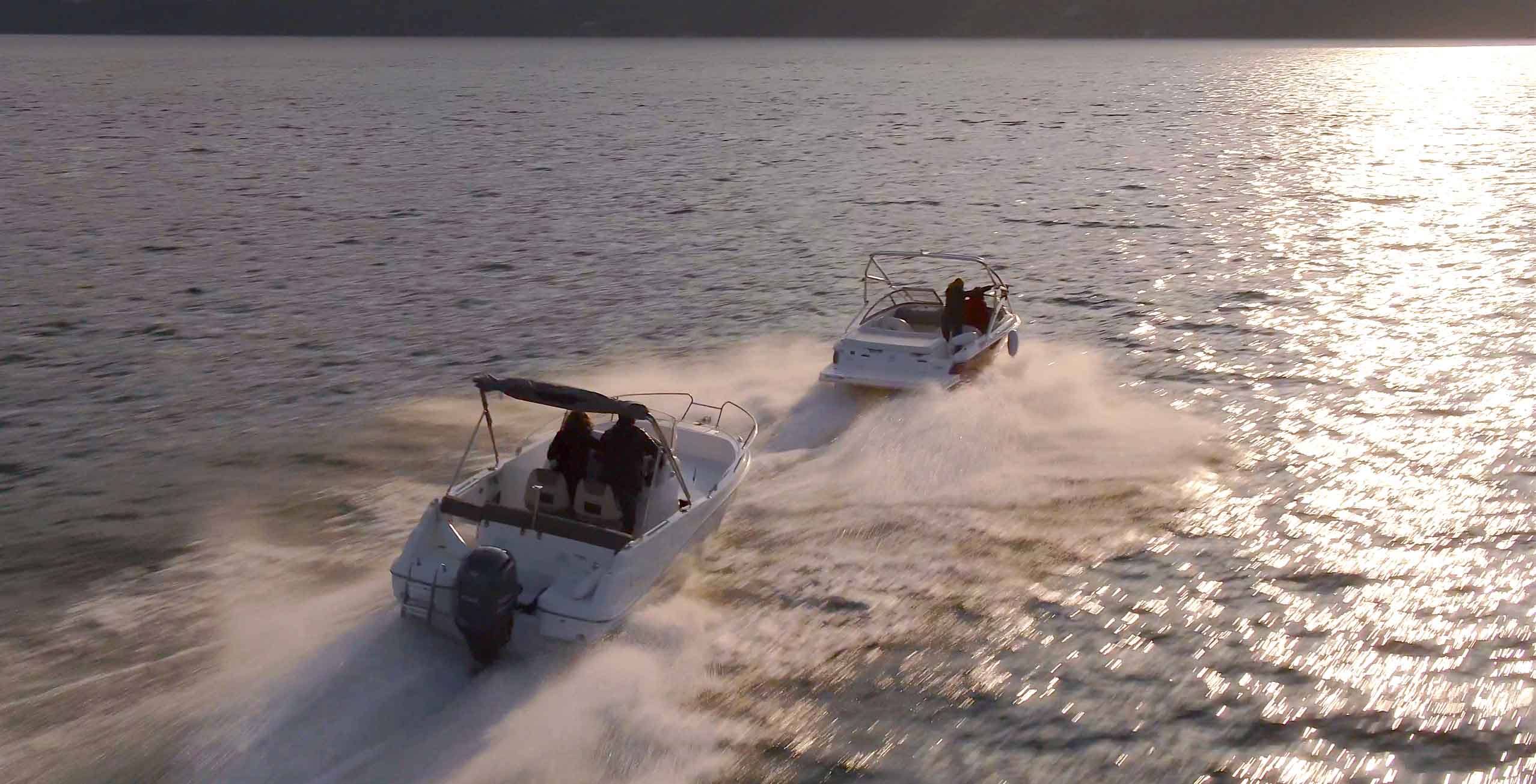 Poursuite de bateaux avec le drone sur lac Annecy