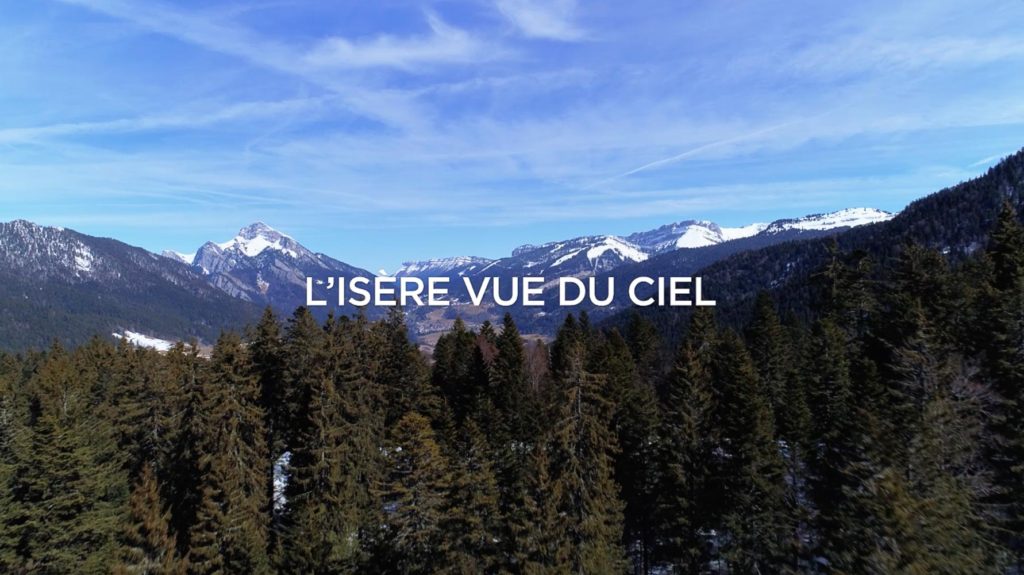 film sur l'isère vu du ciel par drone