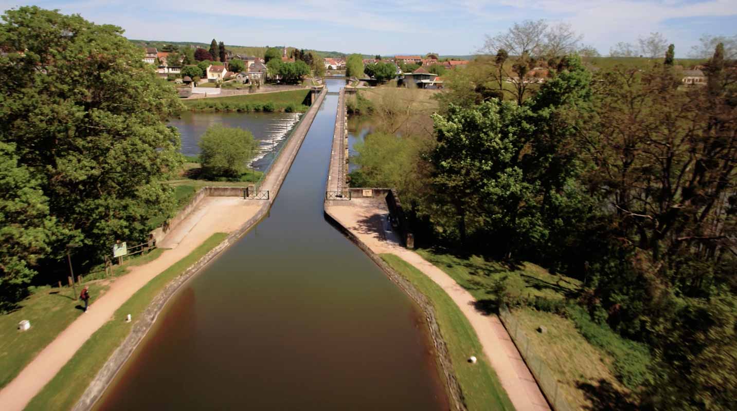 Pont Canal Digoin Drone Film aérien