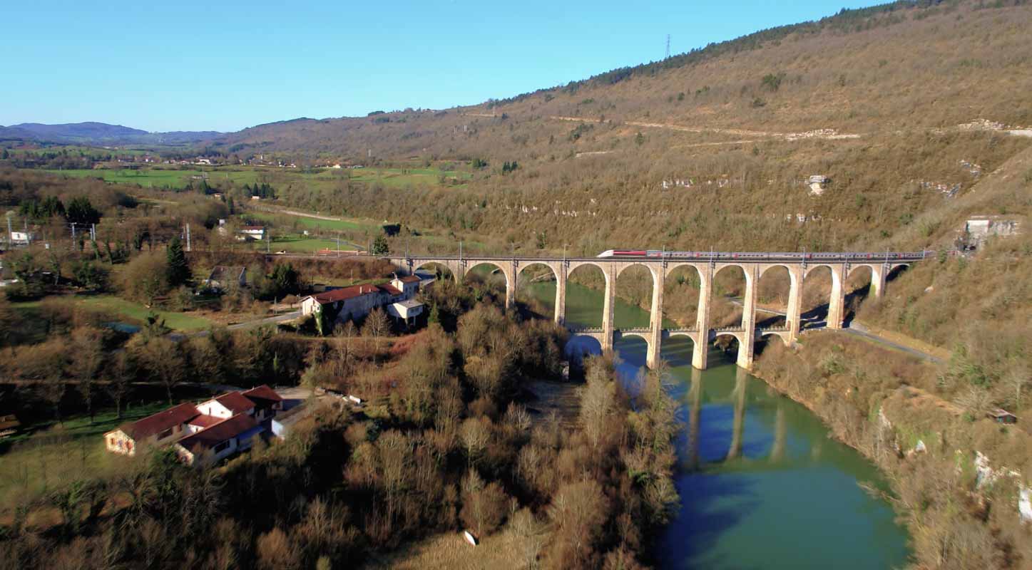 Viaduc de Bolozon Ain film aérien drone