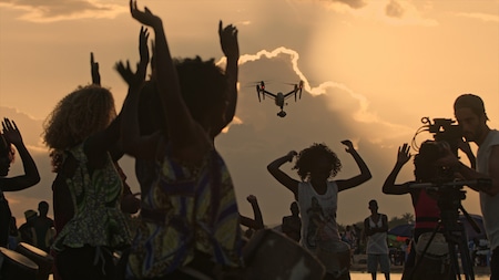 Femmes filmées par drone vue du ciel