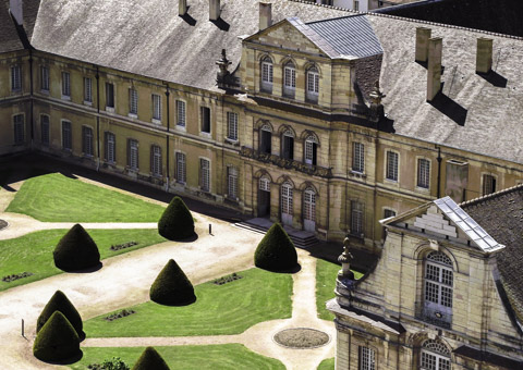 Château et jardin vu par drone