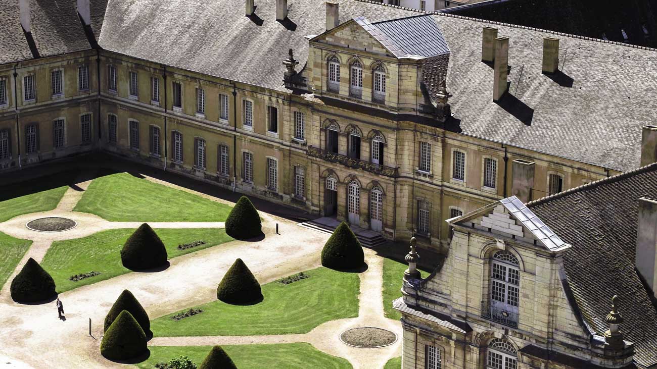 Château et jardin vu par drone
