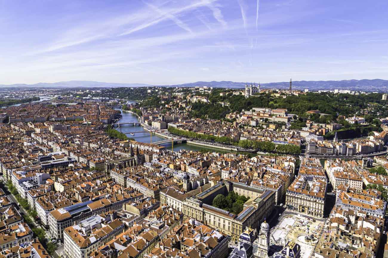 Paysage de la ville de Lyon vu par drone